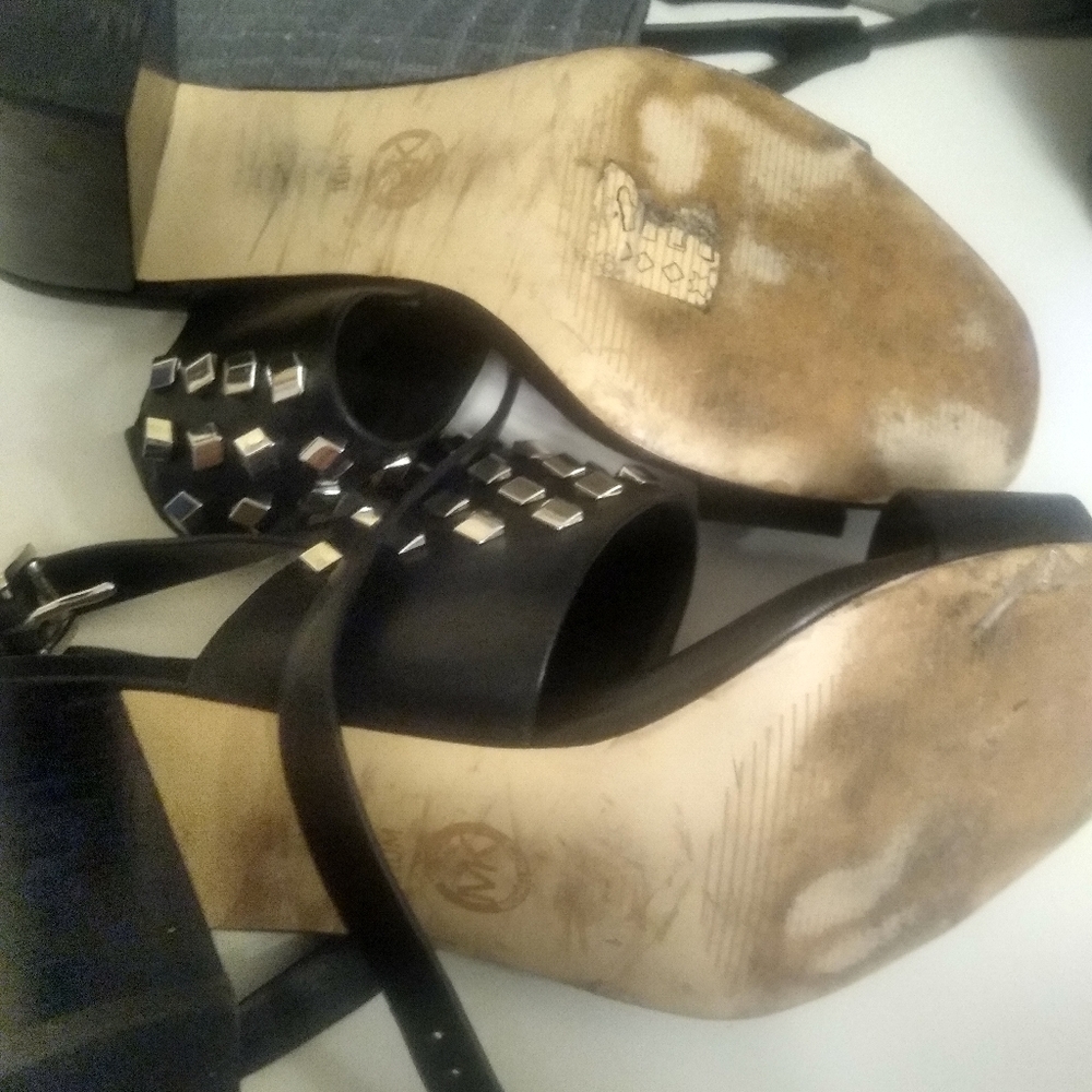 Michael Kors Valencia Sandals - Picture 3 of 4